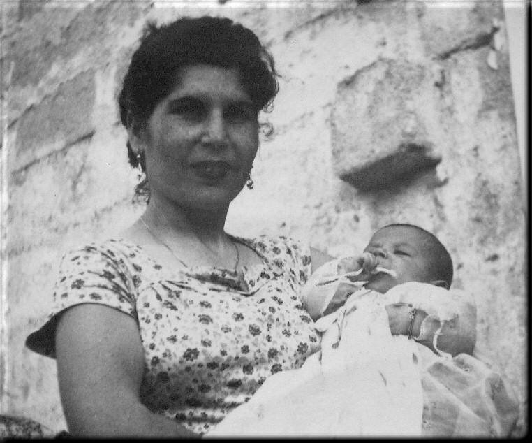  Trapani 1957 - Rosa e la piccola Pina 