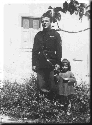  TRAPANI 1940 - zio Carmelo e la piccola Maria 
