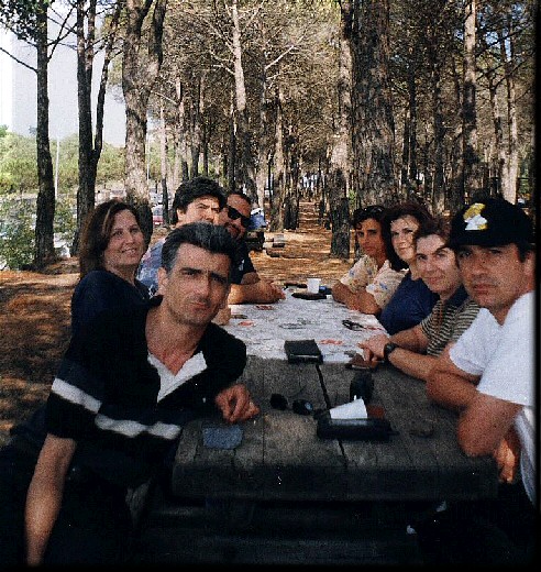 NICOLOSI 1999 - scampagnata con Franco, Nunzia, Pippo, Paride, Elisa, Pina, Marina e Franco