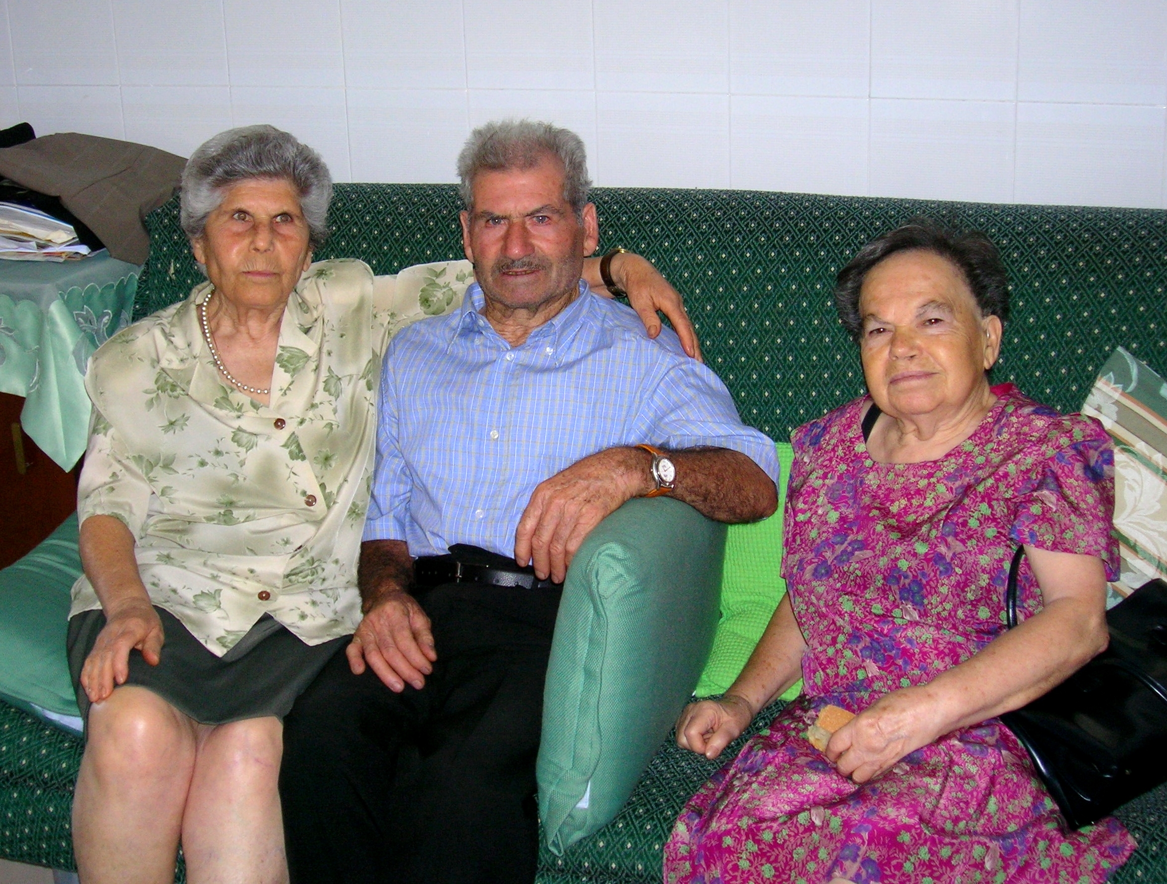23 agosto 2005 - Randazzo (CT) : Romano Rosa, Romano Nino, e Romano Maria. 