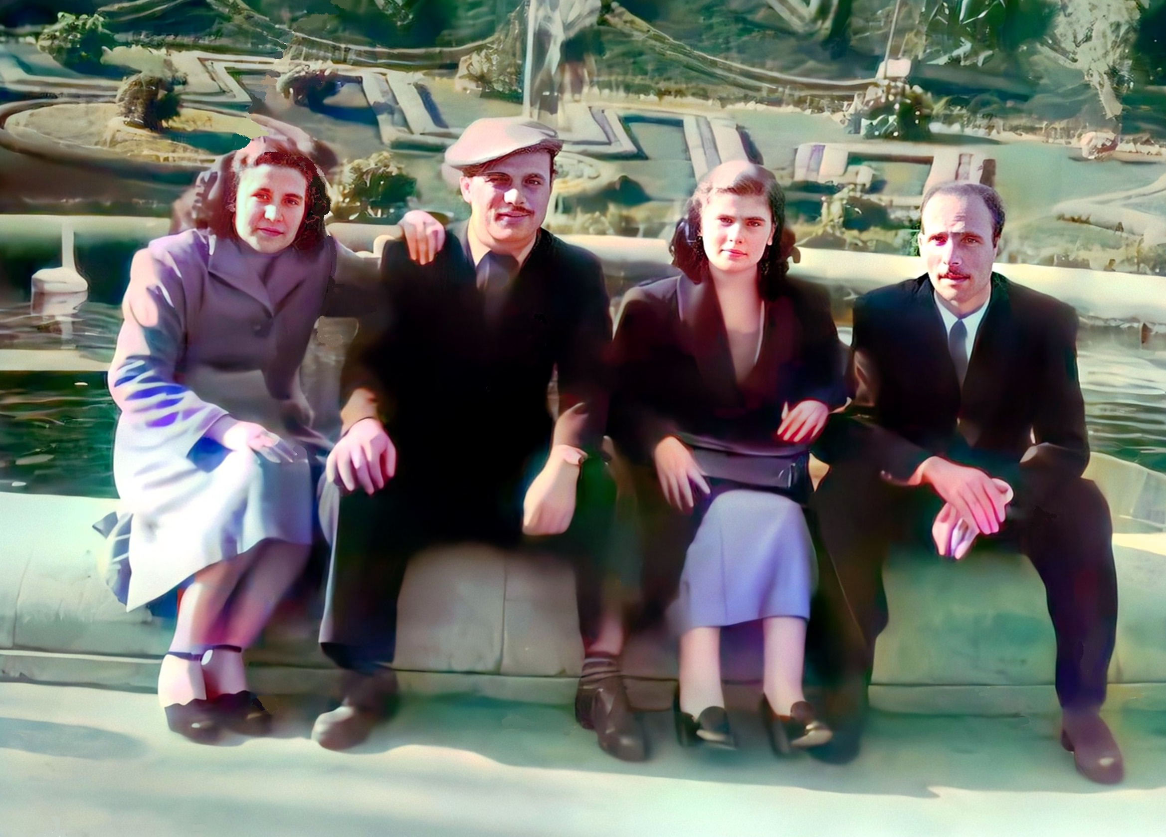 Catania - Villa Bellini  27 novembre 1948 - Lucia - Carmelo - Elena e Giuseppe 