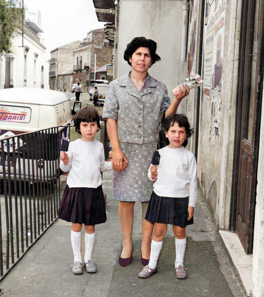 1967 Catania - Via Pietra dell'Ova, 88: Orlandini Marina, Romano Rosa e Orlandini Nunzia.