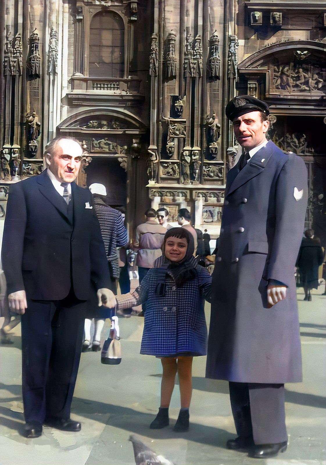 19 marzo 1953 - Milano: Roggio Enrico, Roggio Vincenzina e Roggio Giuseppe.