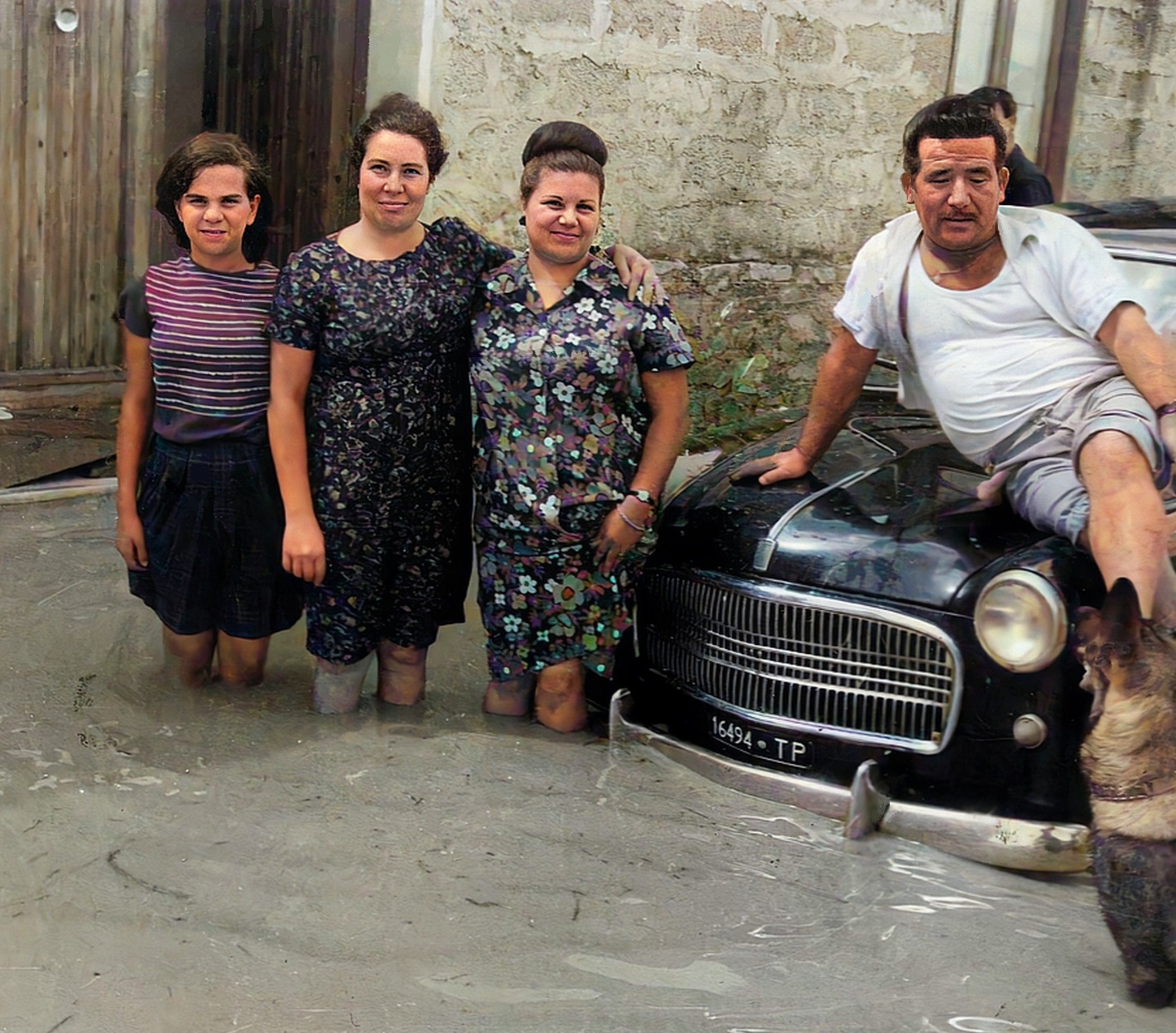 2 settembre 1965 - Trapani (alluvione): Orlandini Pina, Sign.ra Cammareri Rina, Orlandini Francesca e Amoroso Gaetano. 