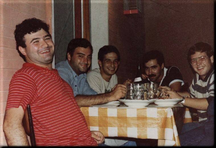 SABAUDIA 1982 - spaghettata con Massimo, Marcello, Marco, Antonio e Patrizio